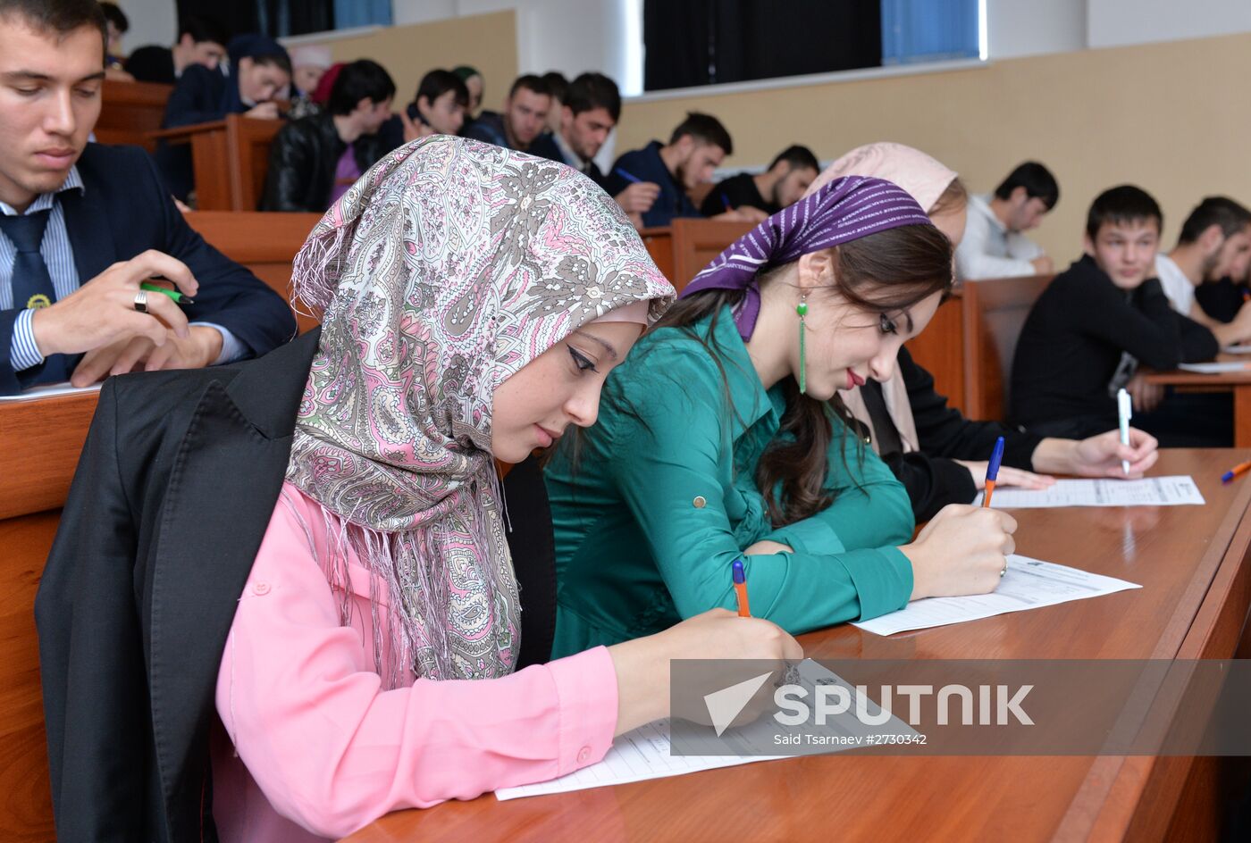Russian citizens take National Geography Test