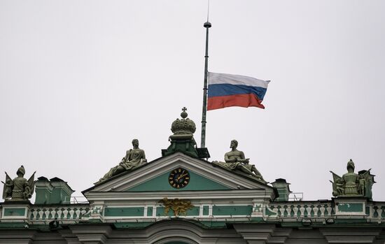 Russia observes day of mourning for Kogalymavia airliner crash victims