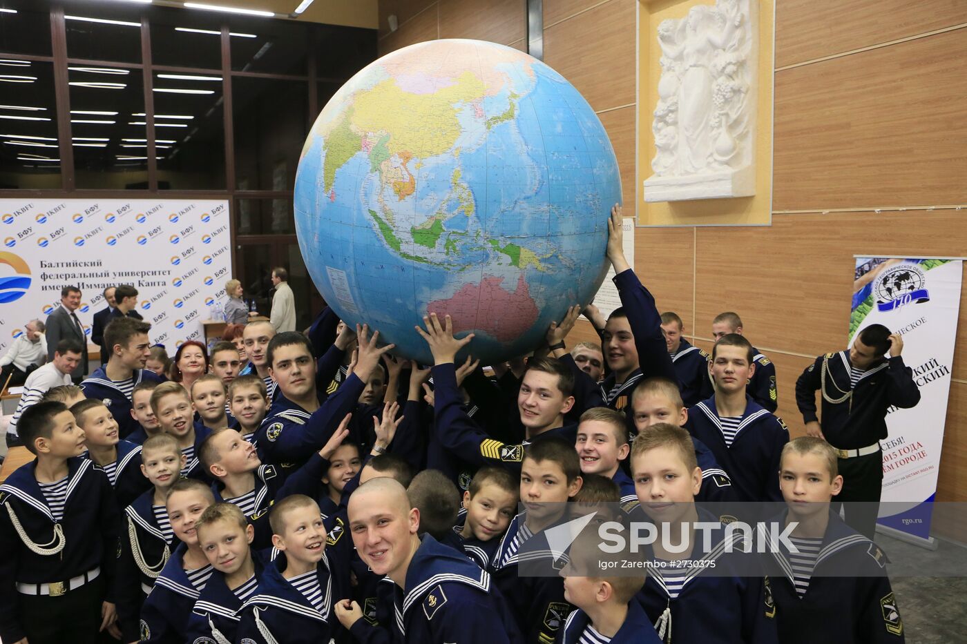 Russian citizens take National Geography Test
