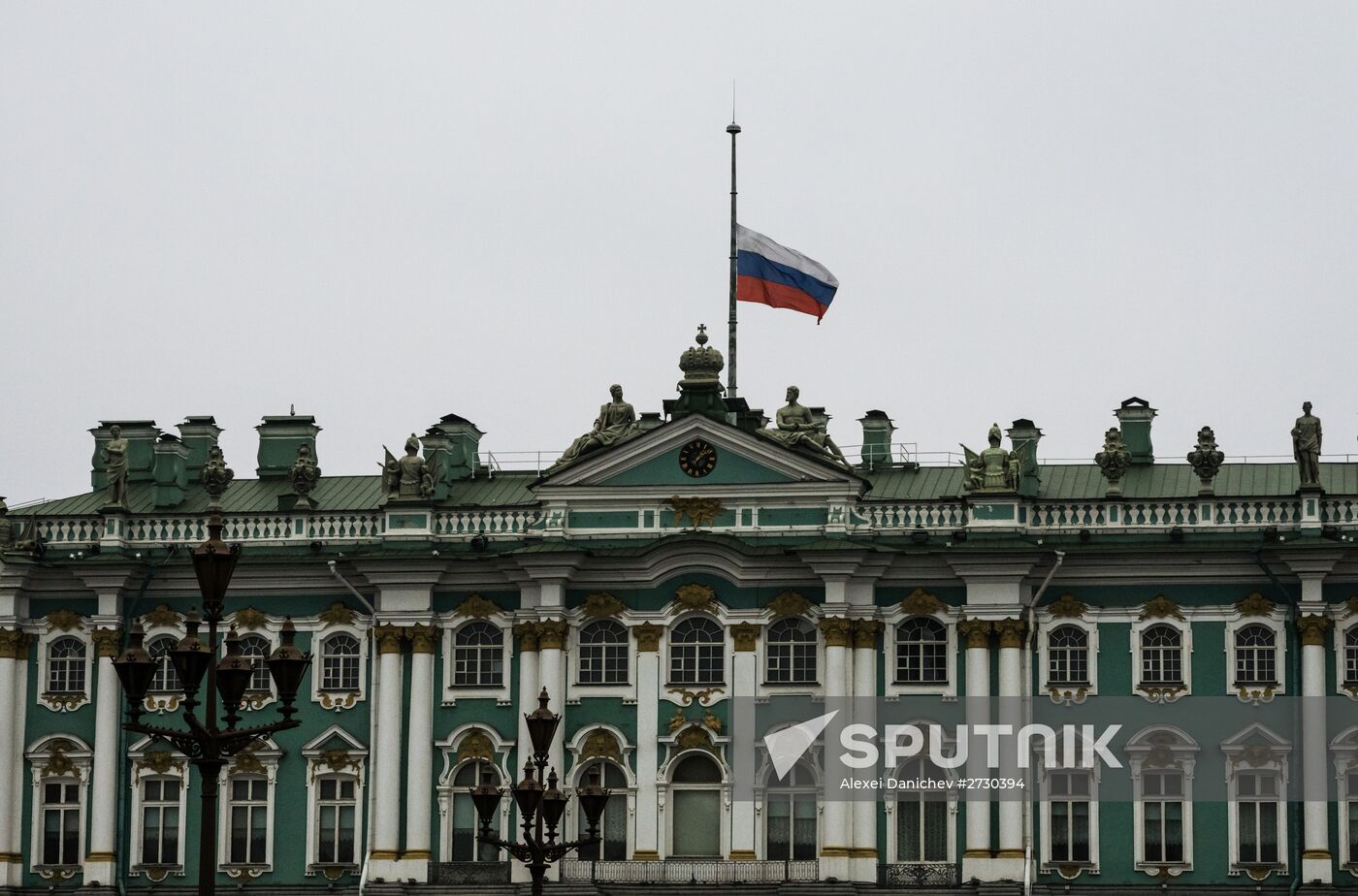 Russians mourn victims of plane crash in Egypt