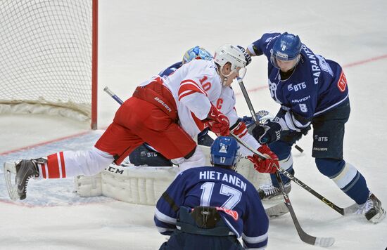 Kontinental Hockey League. Dynamo Moscow vs. Spartak Moscow