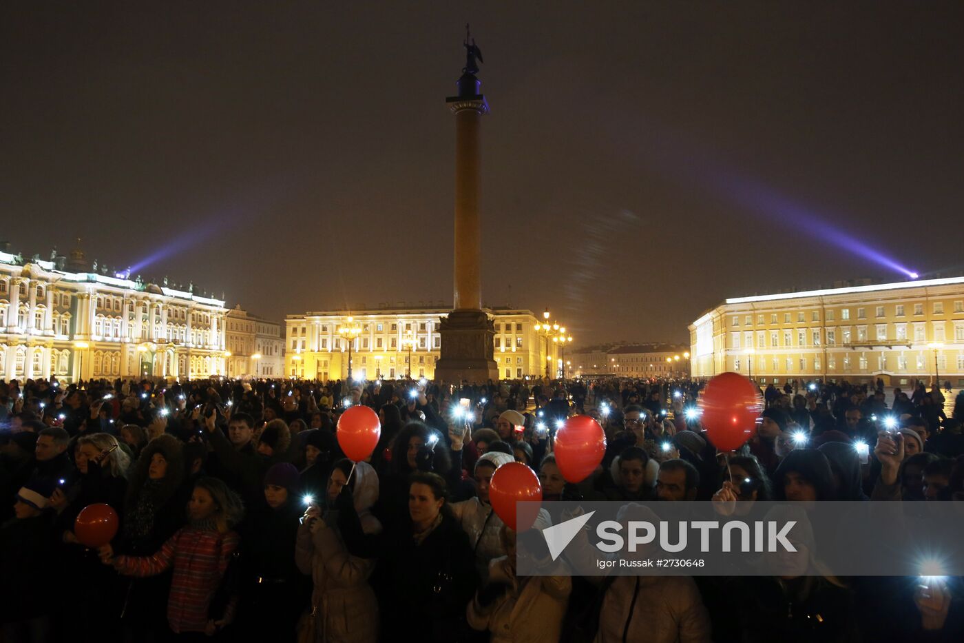 St. Petersburg residents mourn Airbus A321 passenger airliner crash victims