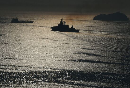 Pacific Navy vessels head for maneuvers in Indian Ocean