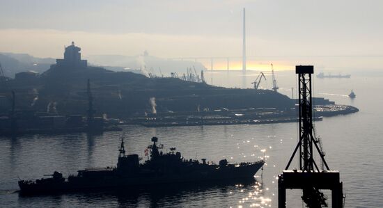 Pacific Navy vessels head for maneuvers in Indian Ocean