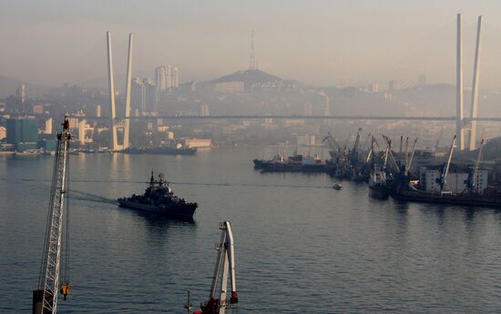 Pacific Navy vessels head for maneuvers in Indian Ocean