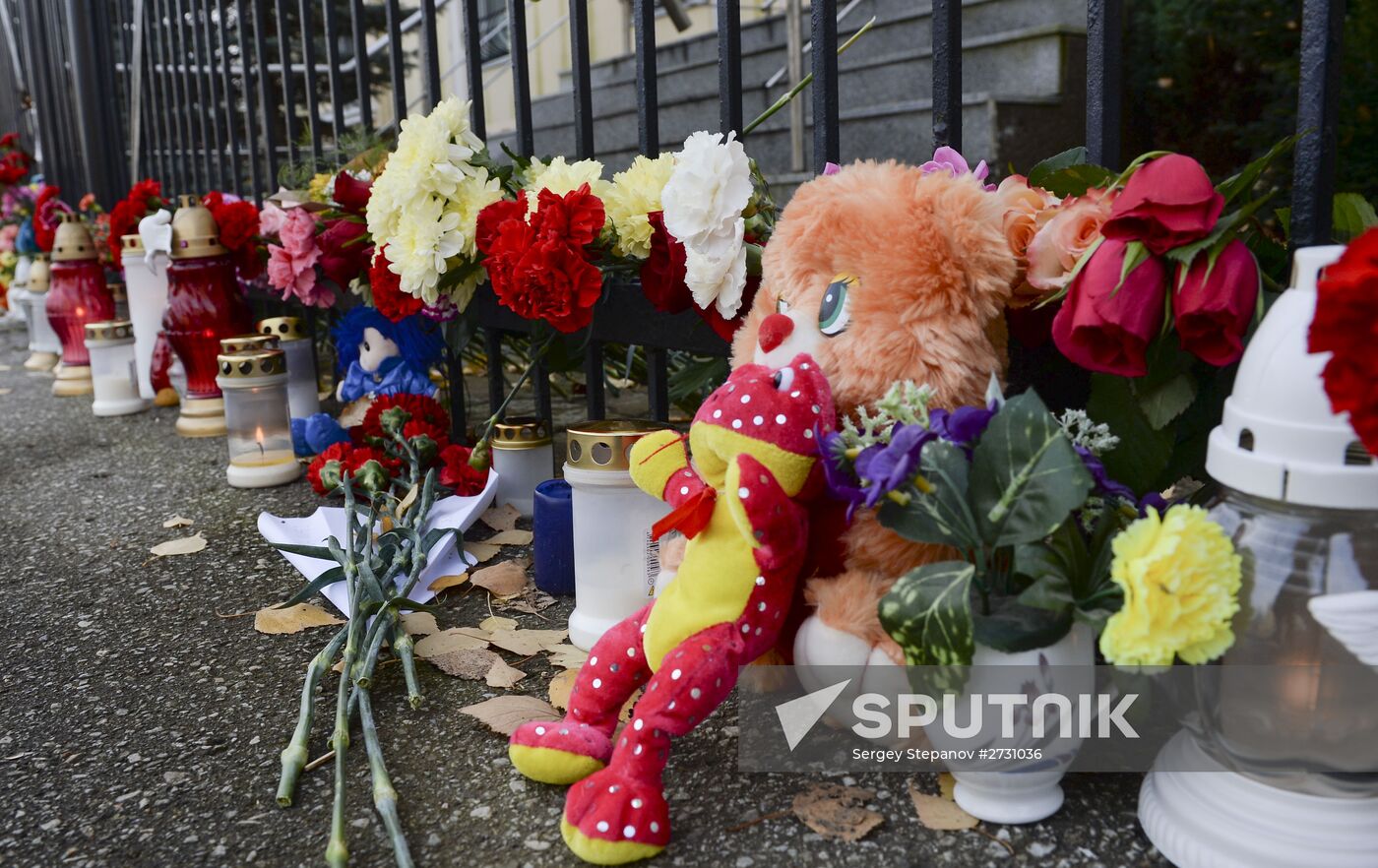 Flowers in memory of Airbus A321 crash victims near Russian embassies in foreign countries