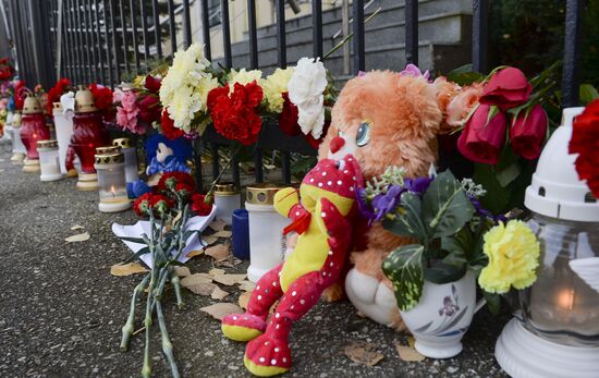 Flowers in memory of Airbus A321 crash victims near Russian embassies in foreign countries