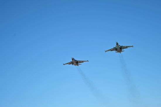 Russian warplanes at Hemeimeem air base in Syria