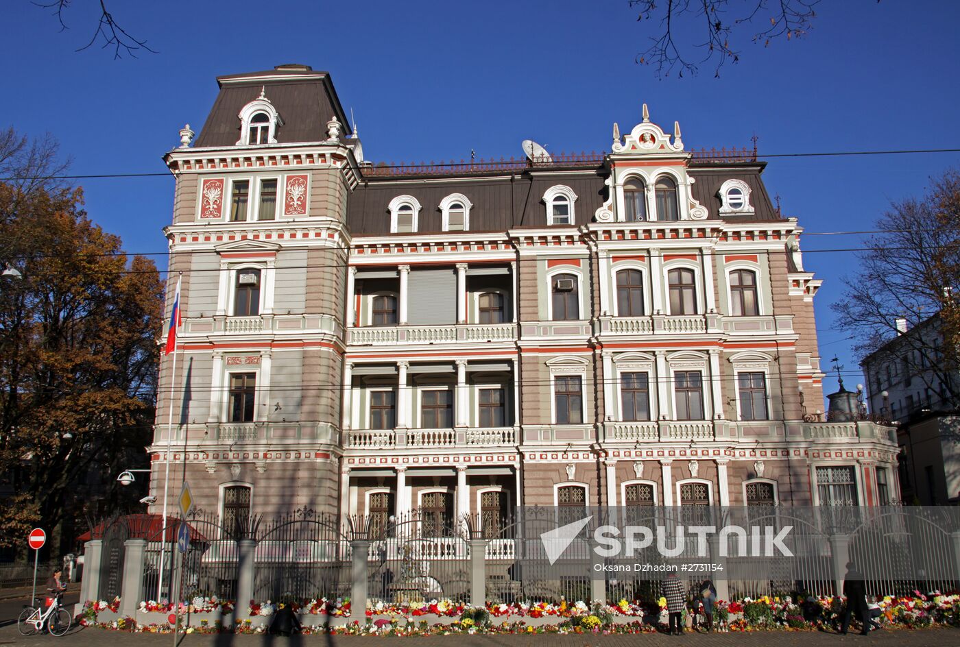 Flowers in memory of Airbus A321 crash victims near Russian embassies in foreign countries