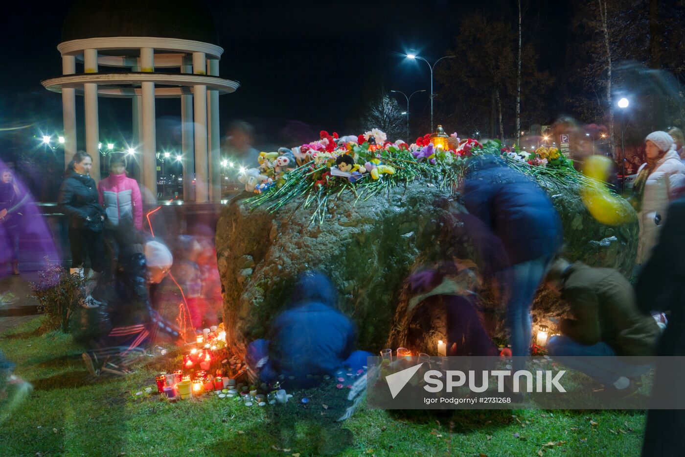 Action in memory of A-321 crash victims in cities of Russia