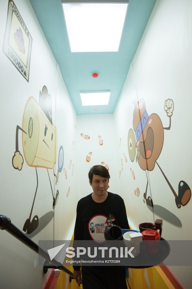 Crazy Toilet cafe opens in Moscow