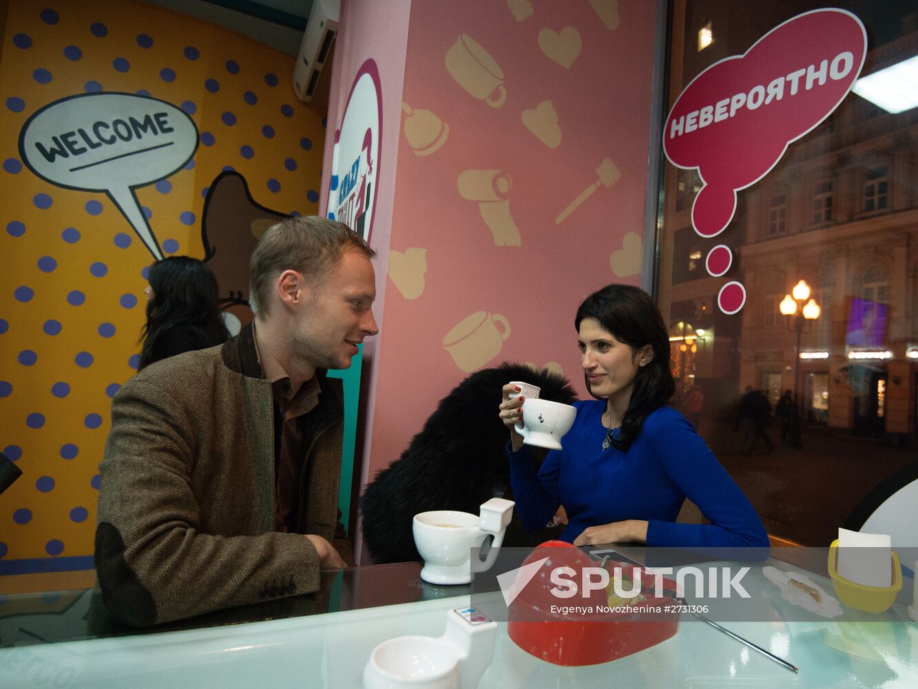 Crazy Toilet cafe opens in Moscow