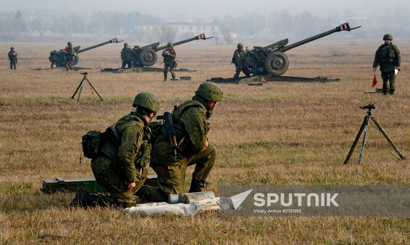 Combined tactical artillery and reconnaissance units exercise