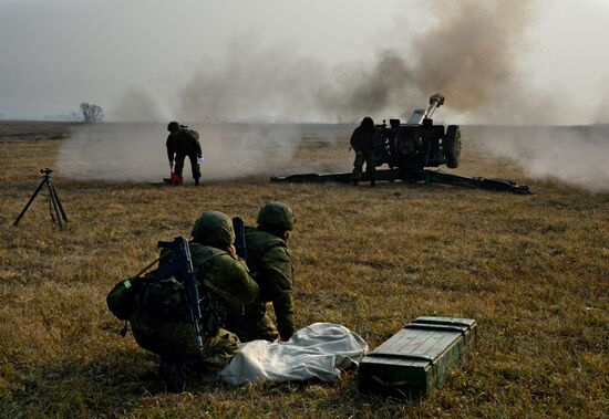Combined tactical artillery and reconnaissance units exercise