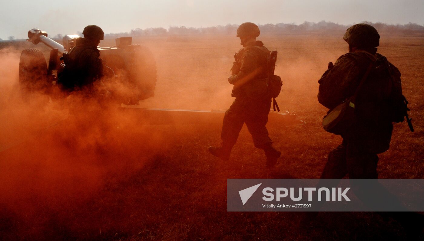 Combined tactical artillery and reconnaissance units exercise