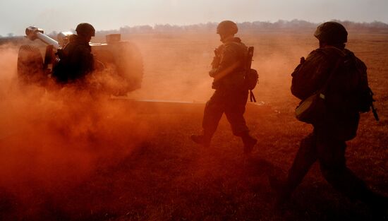 Combined tactical artillery and reconnaissance units exercise