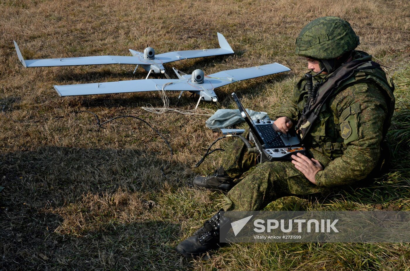 Combined tactical artillery and reconnaissance units exercise