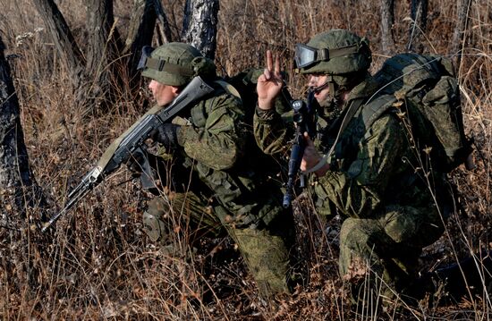 Combined tactical artillery and reconnaissance units exercise
