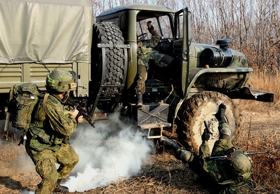 Combined tactical artillery and reconnaissance units exercise