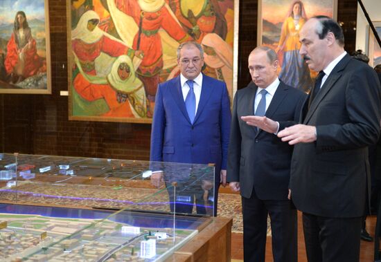 President Vladimir Putin visits exhibition on Derbent's 2000th anniversary