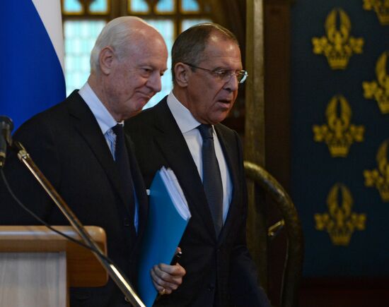 Russian FM Sergey Lavrov meets with UN Special Envoy for Syria de Mistura