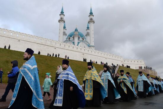 Religious processions on feast day of Our Lady of Kazan in Russian cities