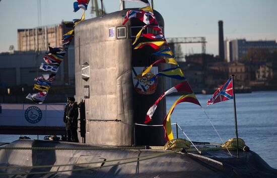 Russian Navy receives submarine Krasnodar