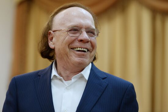 Edward Radzinsky presents his book