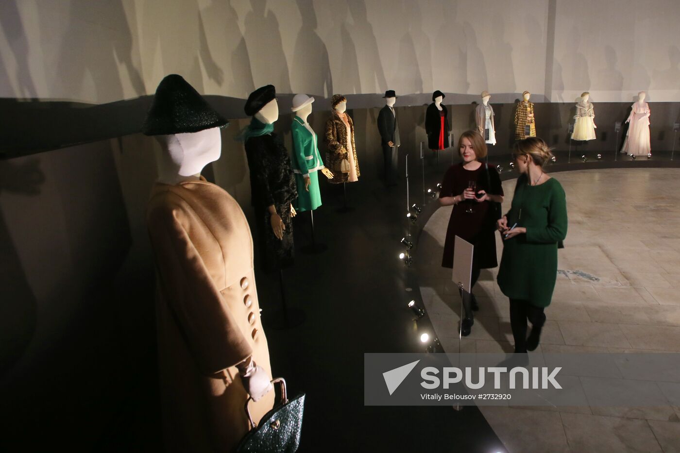 Exhibition "100 Years of Fashion in Russia: 1915-2015. Pieces from Alexander Vasilyev's Collection"