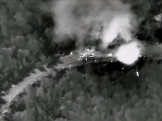 Russian airstikes hit Islamic State positions in Syria