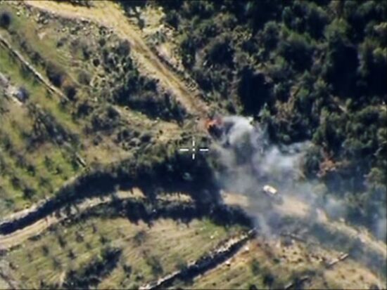 Russian airstikes hit Islamic State positions in Syria