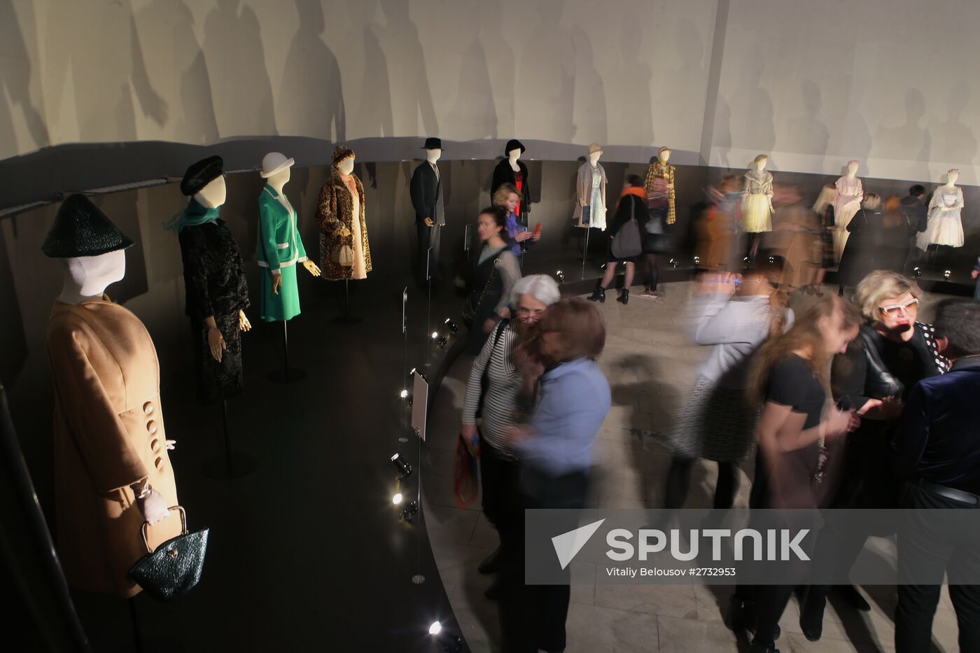 Exhibition "100 Years of Fashion in Russia: 1915-2015. Pieces from Alexander Vasilyev's Collection"