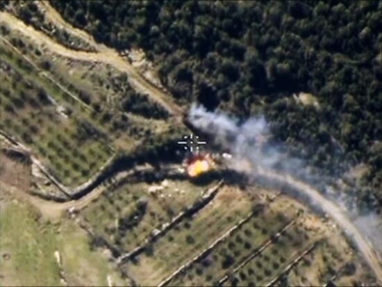 Russian airstikes hit Islamic State positions in Syria