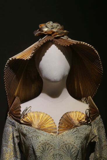 Exhibition "100 Years of Fashion in Russia: 1915-2015. Pieces from Alexander Vasilyev's Collection"