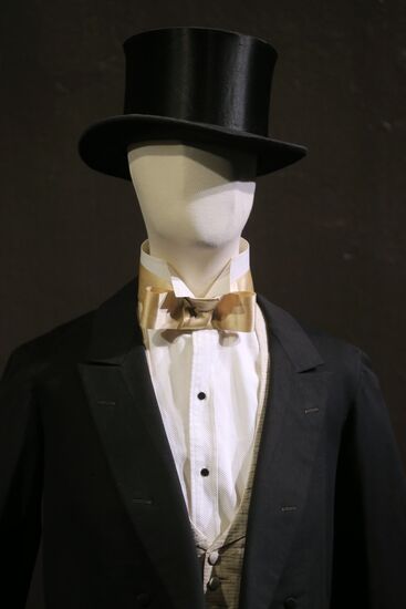 Exhibition "100 Years of Fashion in Russia: 1915-2015. Pieces from Alexander Vasilyev's Collection"