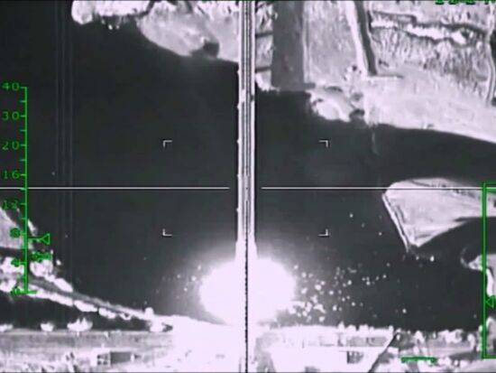 Russian airstikes hit Islamic State positions in Syria