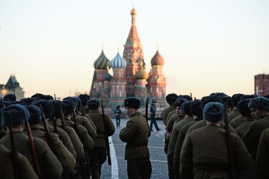 Rehearsal of march to mark legendary 1941 military parade