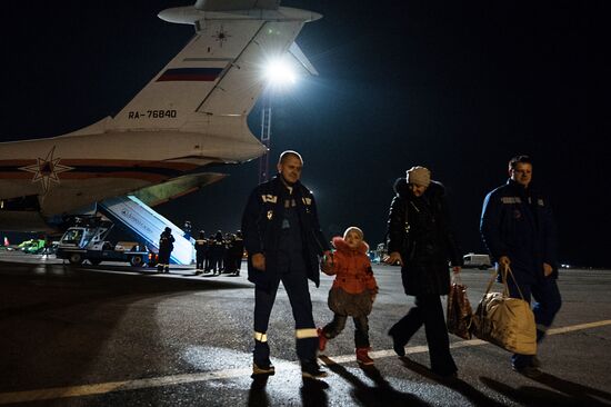 Emergencies Ministry aircraft delivers seriously ill children from Donetsk and Lugansk regions to Moscow
