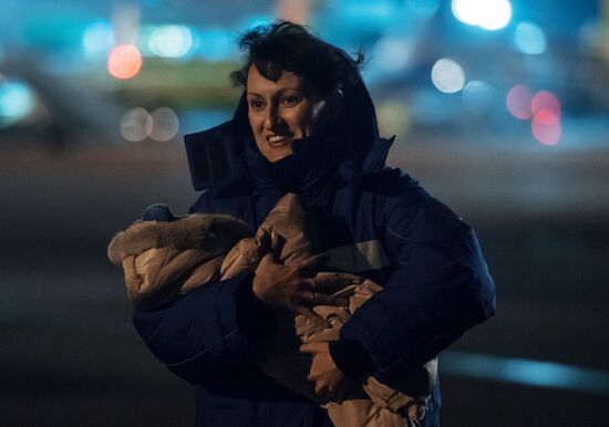 Emergencies Ministry aircraft delivers seriously ill children from Donetsk and Lugansk regions to Moscow