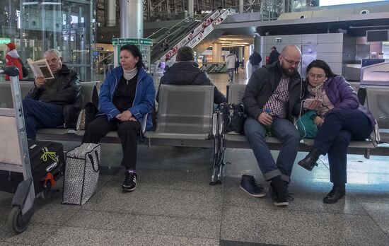Russia suspends flights to Egypt