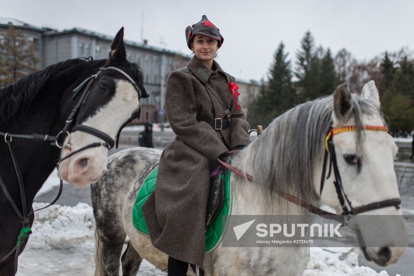 Marches and rallies mark 98th anniversary of October Revolution