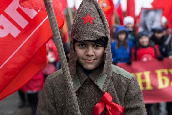 Marches and rallies mark 98th anniversary of October Revolution