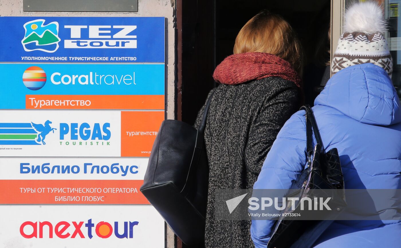 Russia suspends flights to Egypt