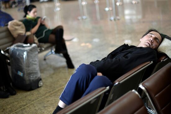 Russia suspends flights to Egypt