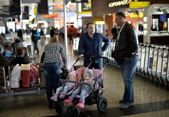 Russia suspends flights to Egypt