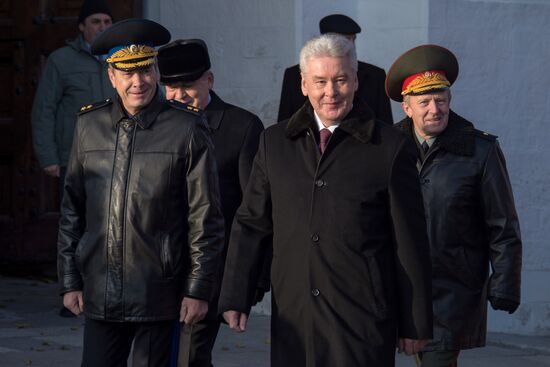 Ceremonial march commemorating legendary 1941 parade
