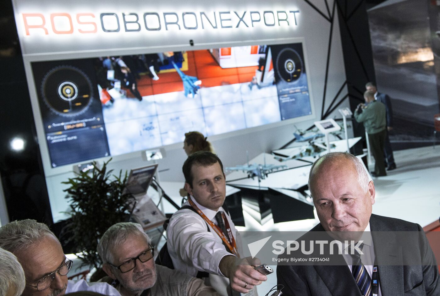 Dubai Airshow-2015. Day One