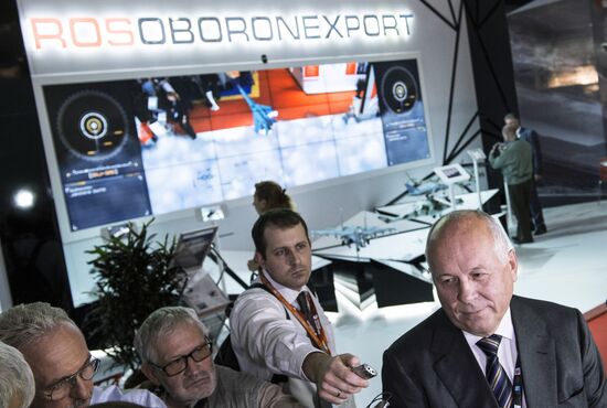 Dubai Airshow-2015. Day One