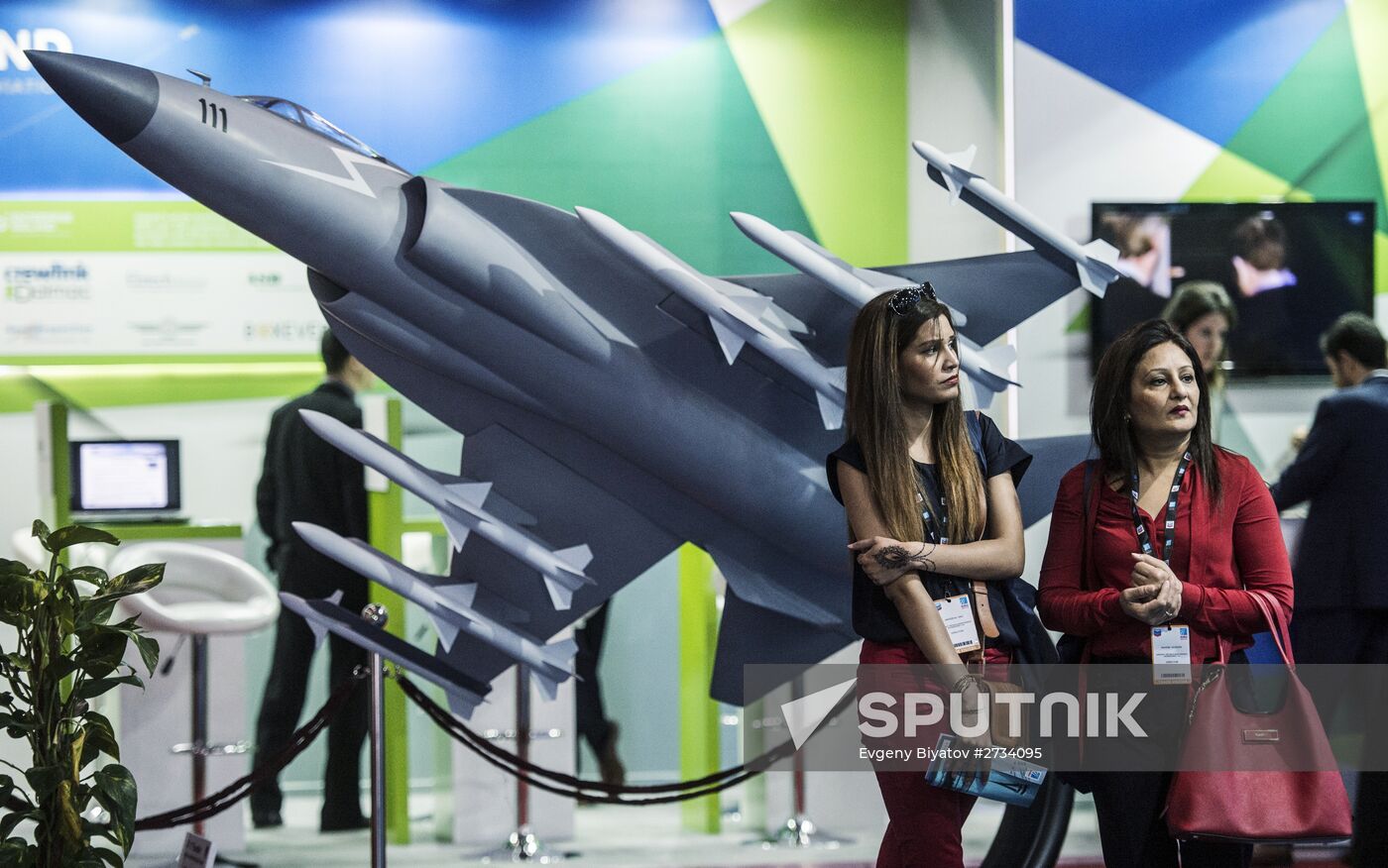 2015 Dubai Airshow. Day One