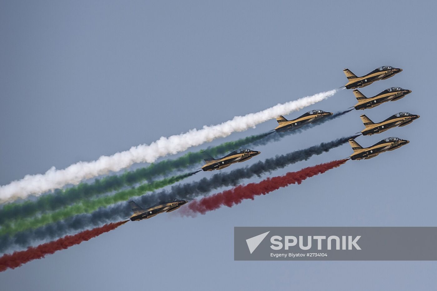 2015 Dubai Airshow. Day One